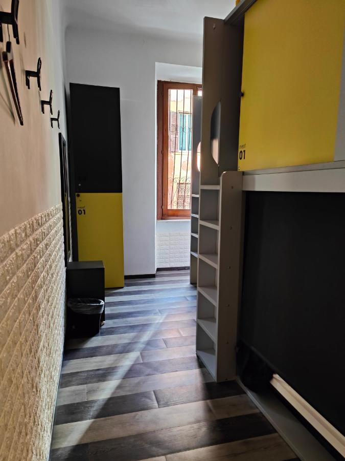 Hostel Free Rom