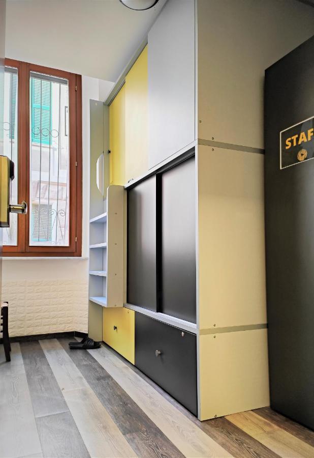 Hostel Free Rom